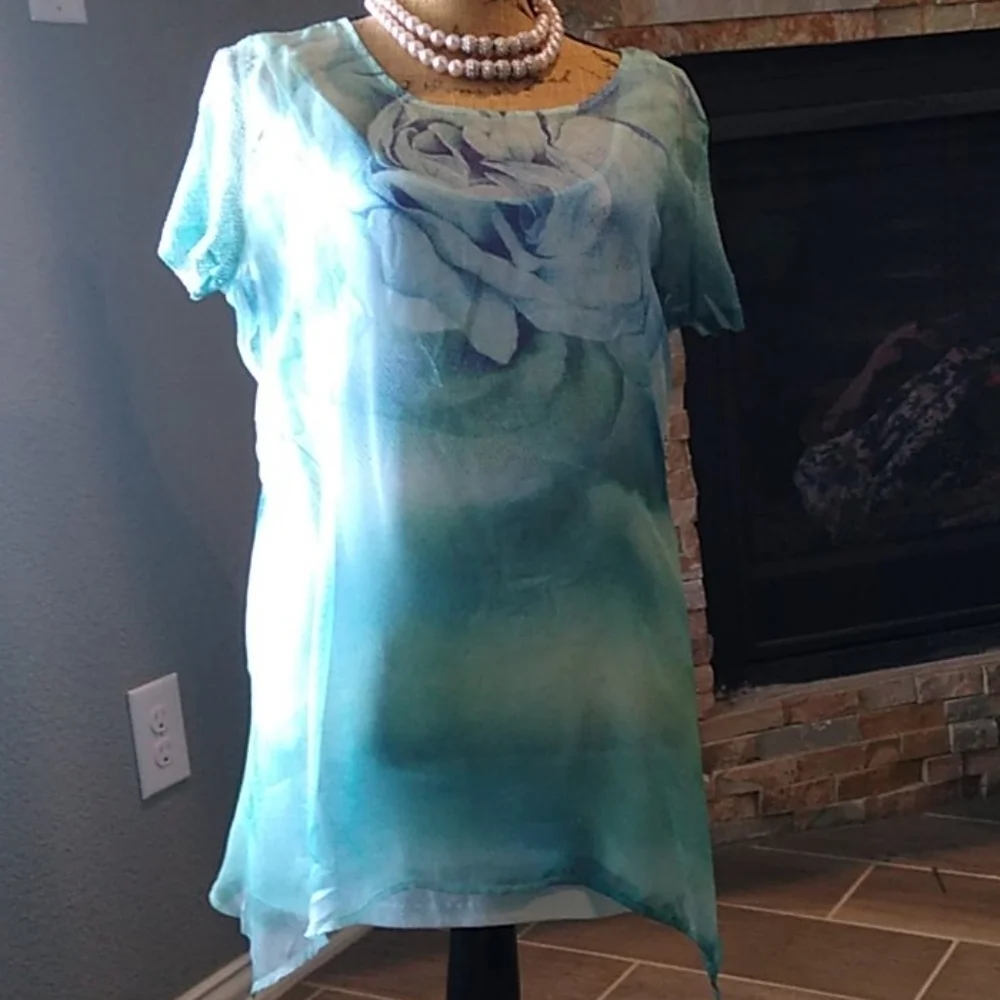 One World Blue Rose Print Tunic sz L